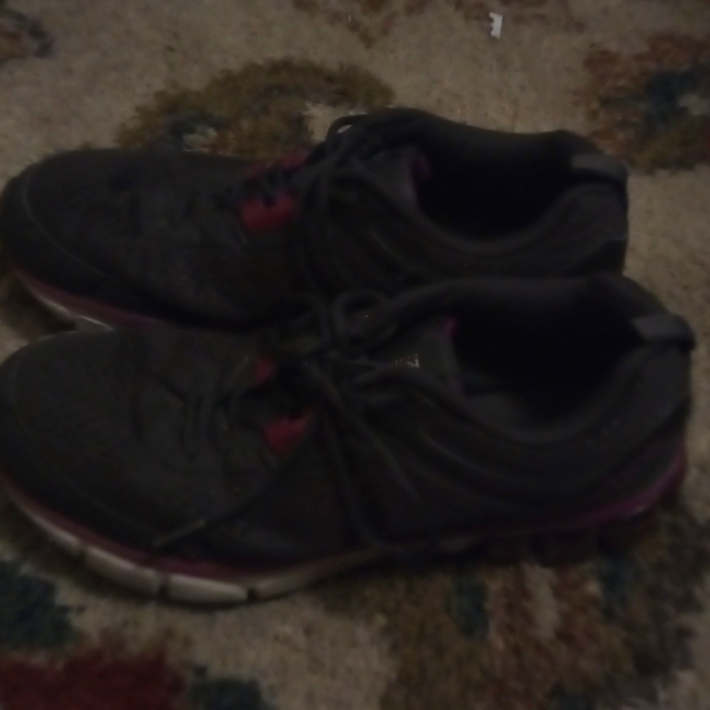 Reebok's/shoes - Picture 2 of 2